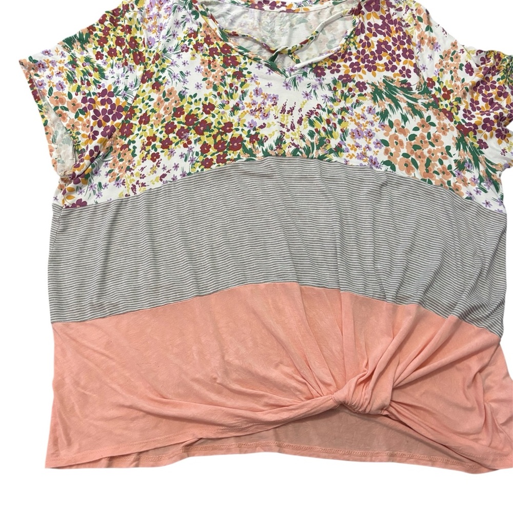 Maurices Green and Pink Tie Front T-Shirt